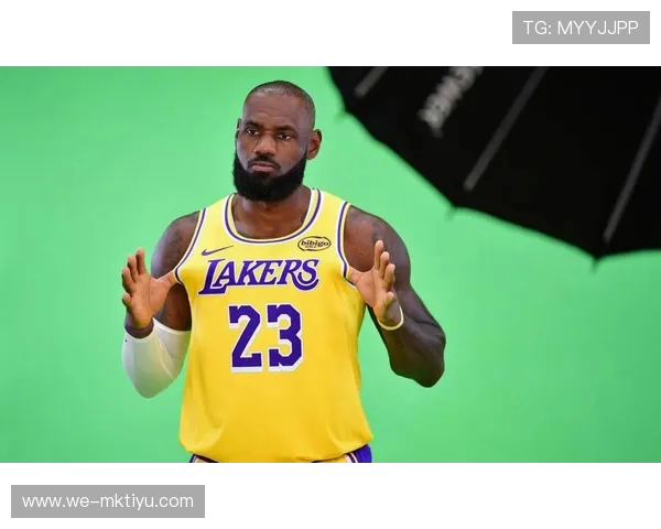 詹姆斯领衔最新赛季NBA焦点战况与球员表现分析